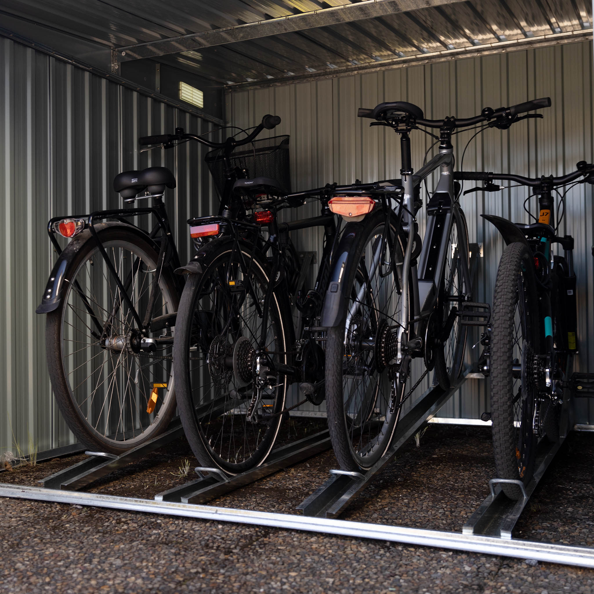 Cykelförråd 4,2m² | 4 cyklar | Låsbart för utomhusbruk Cykelförråd 4,2m² | 4 cyklar | Låsbart för utomhusbruk