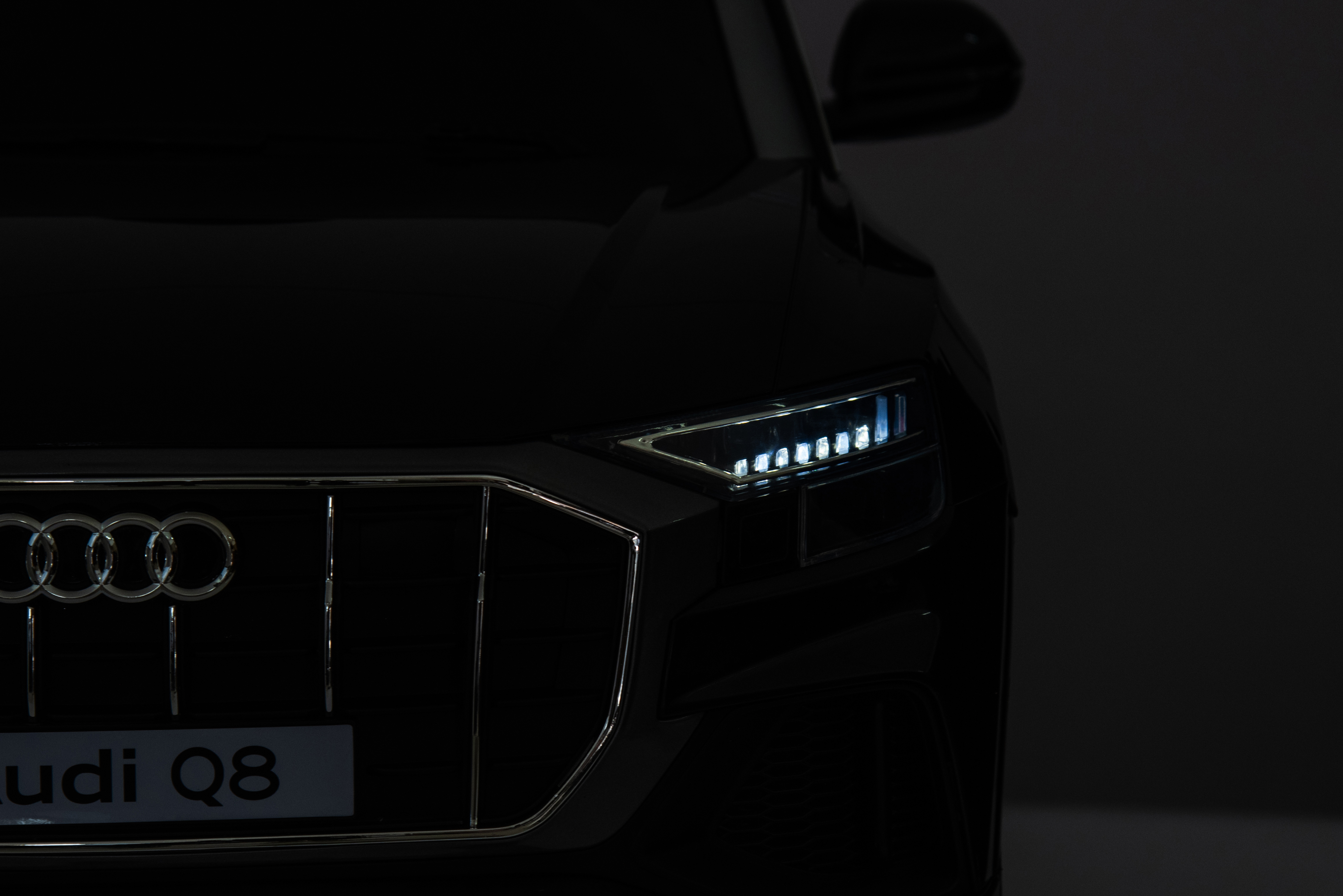 Elbil för Barn | 6V Batteri | Fjärrkontroll, Läderstol, Audi Q8 Elbil för Barn | 6V Batteri | Fjärrkontroll, Läderstol, Audi Q8