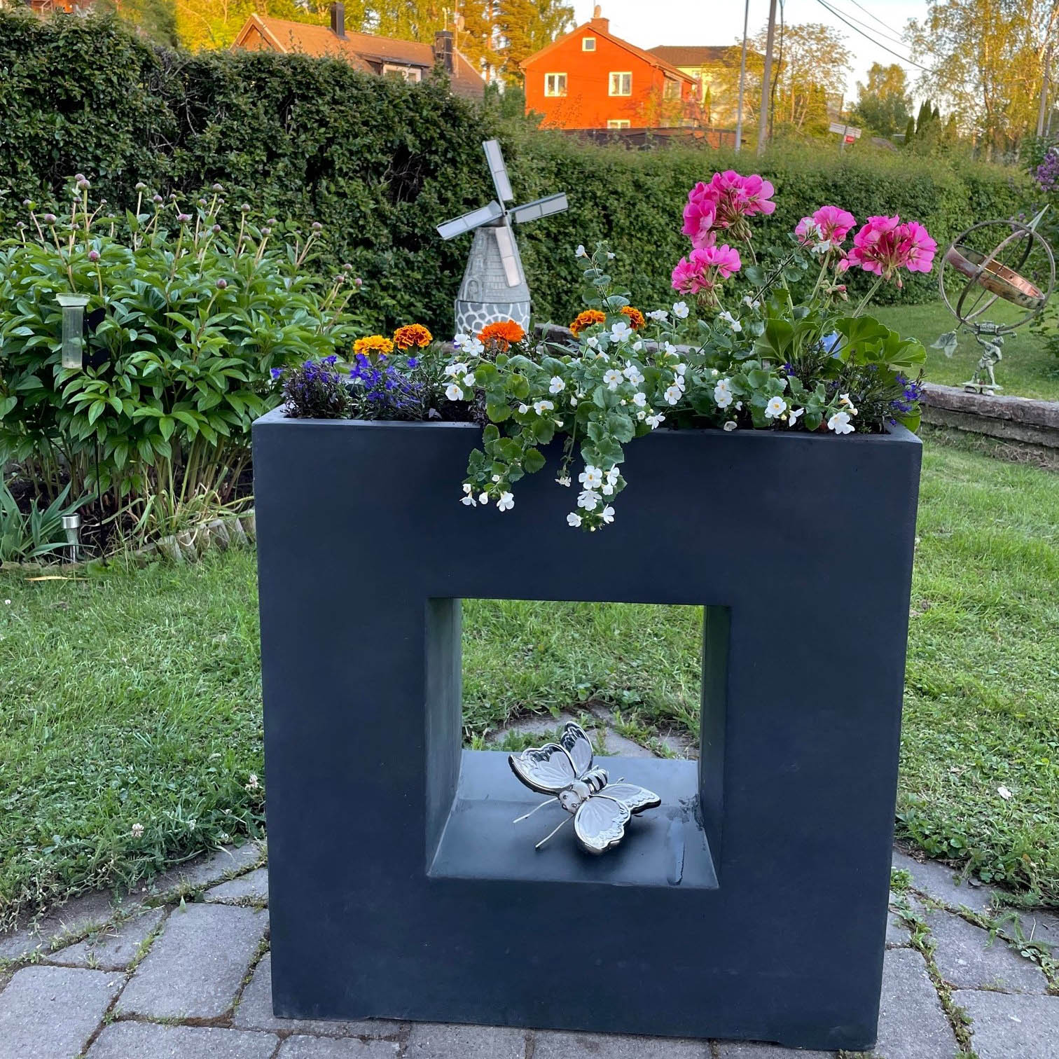 Fiberarmerad kruka i exklusiv design | Granit/svart Fiberarmerad kruka i exklusiv design | Granit/svart