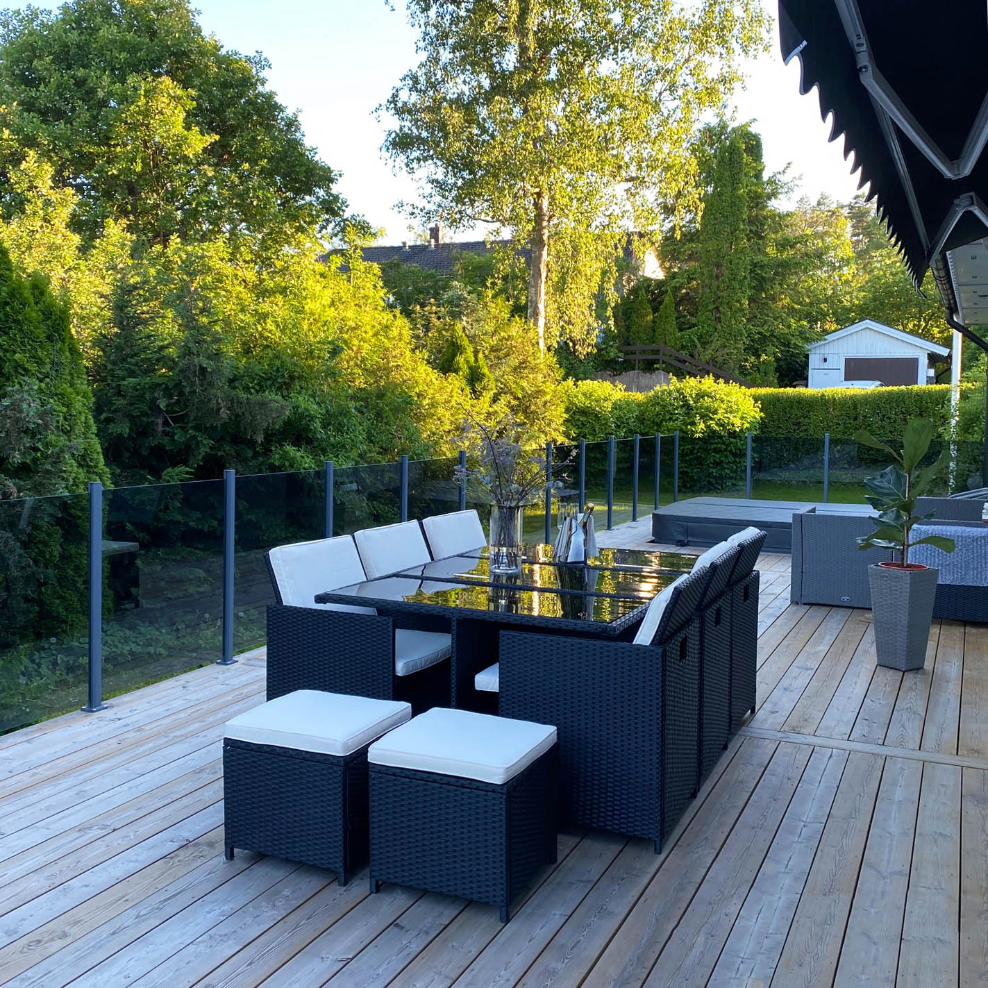 Matgrupp utemöbler | 10 sittplatser | Konstrotting | Lyfco Skärhamn Matgrupp utemöbler | 10 sittplatser | Konstrotting | Lyfco Skärhamn