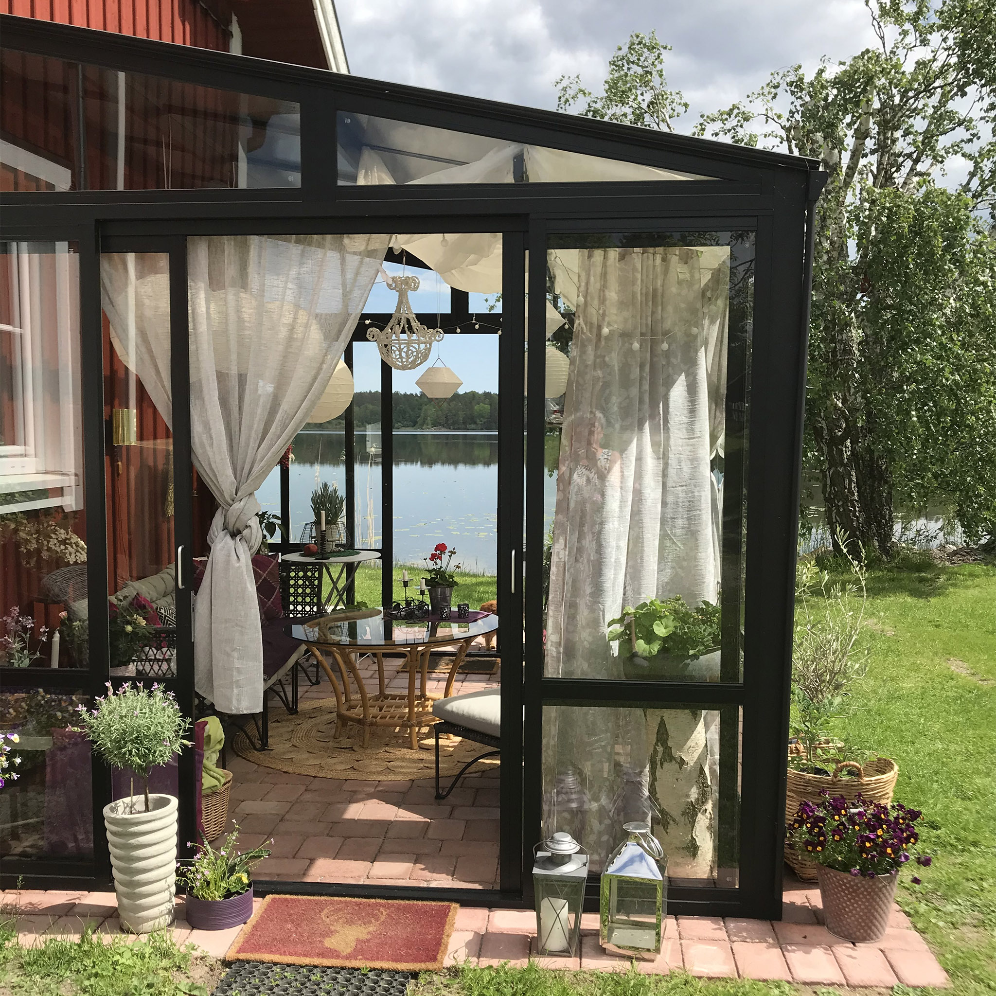Uterum 10,7m² | Säkerhetsglas och kanalplast | Aluminiumstomme | Svart Uterum 10,7m² | Säkerhetsglas och kanalplast | Aluminiumstomme | Svart
