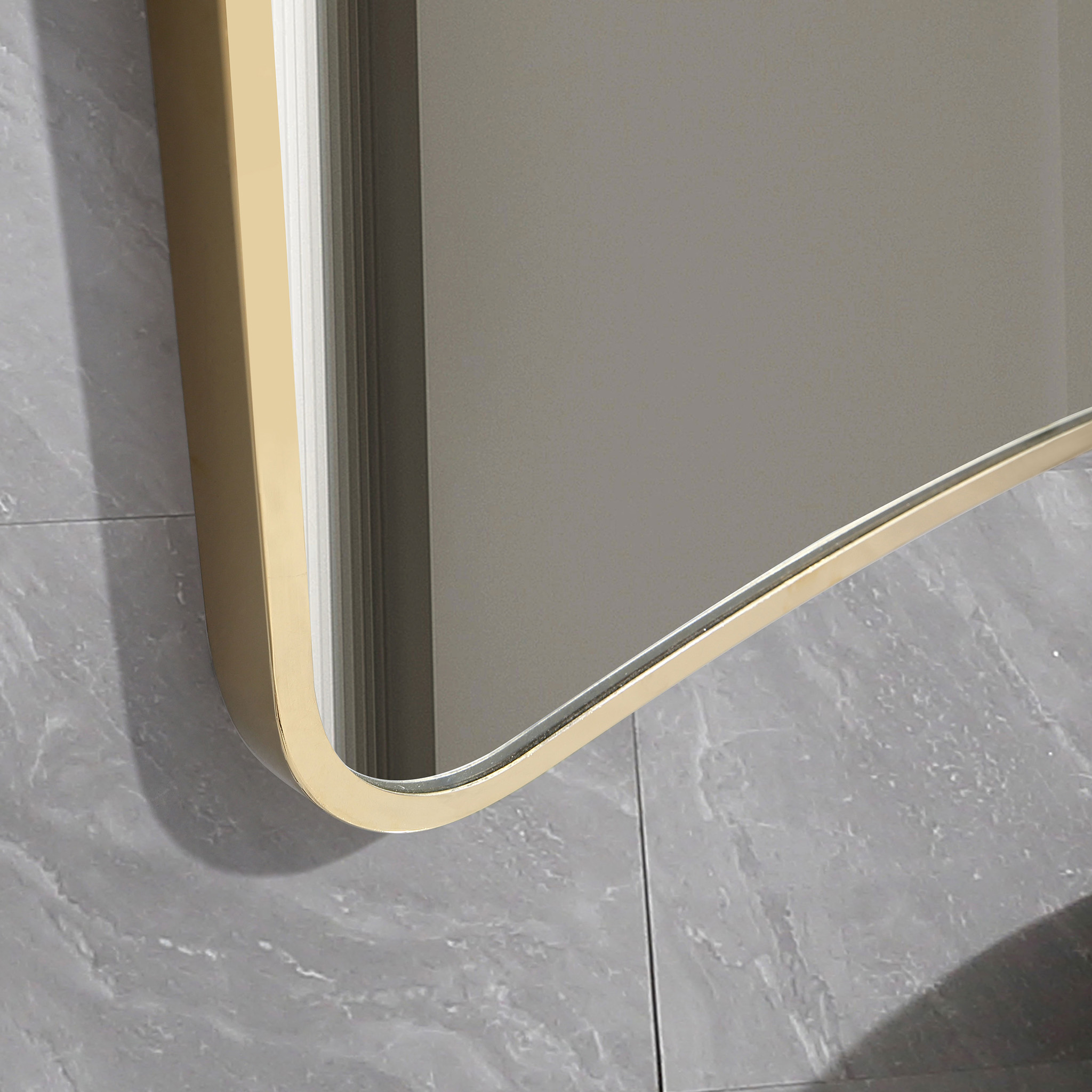 Spegel med rundade former - TIFFANY GOLD Spegel med rundade former - TIFFANY GOLD