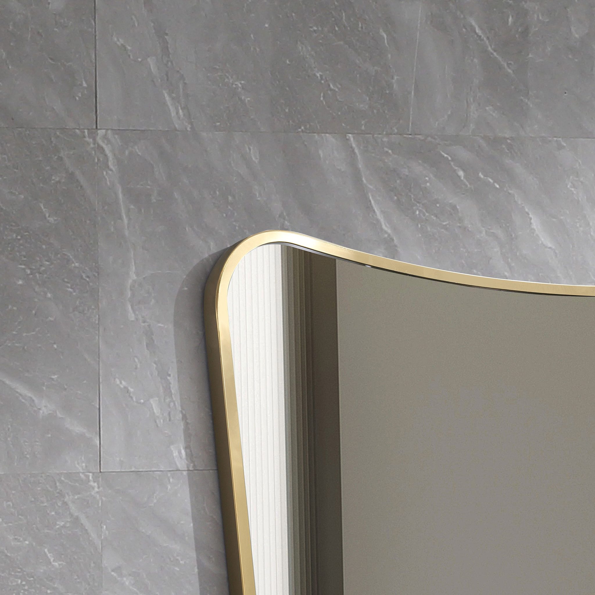 Spegel med rundade former - TIFFANY GOLD Spegel med rundade former - TIFFANY GOLD