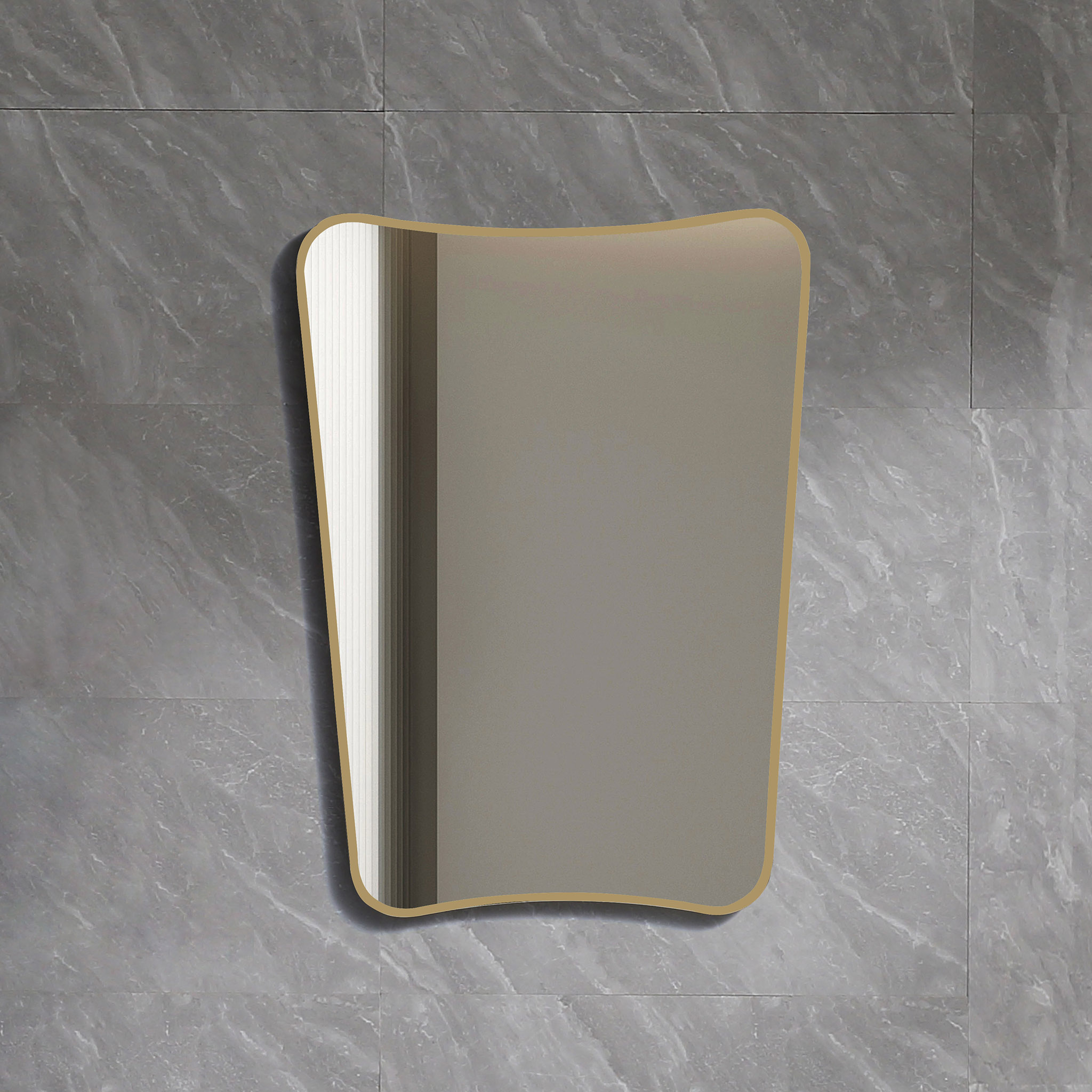 Spegel med rundade former - TIFFANY GOLD Spegel med rundade former - TIFFANY GOLD