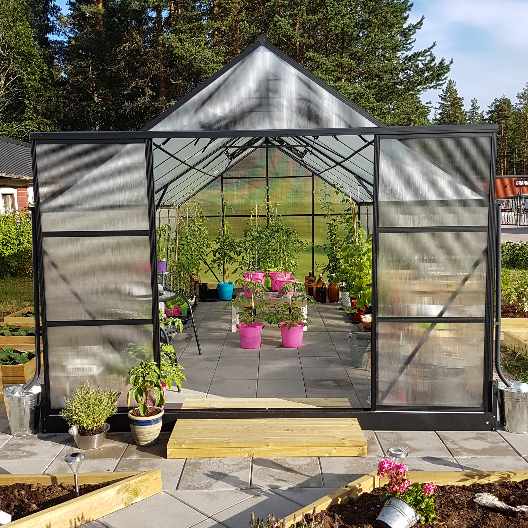 Växthus 18m² Premium | Extra hög odlingshöjd | 6mm kanalplast Växthus 18m² Premium | Extra hög odlingshöjd | 6mm kanalplast