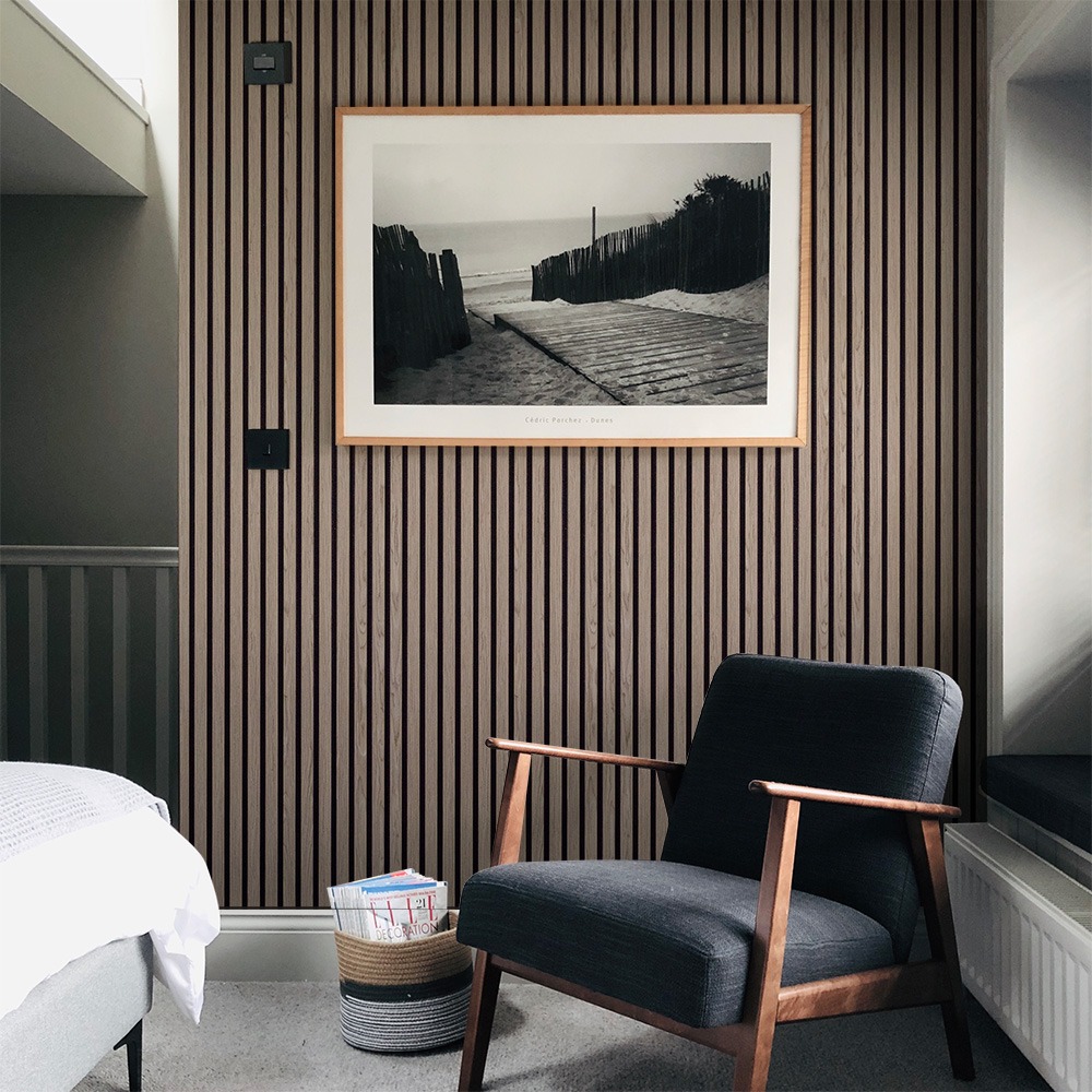 Trälamell akustikpaneler | 2400x600x21mm | Valnöt Trälamell akustikpaneler | 2400x600x21mm | Valnöt