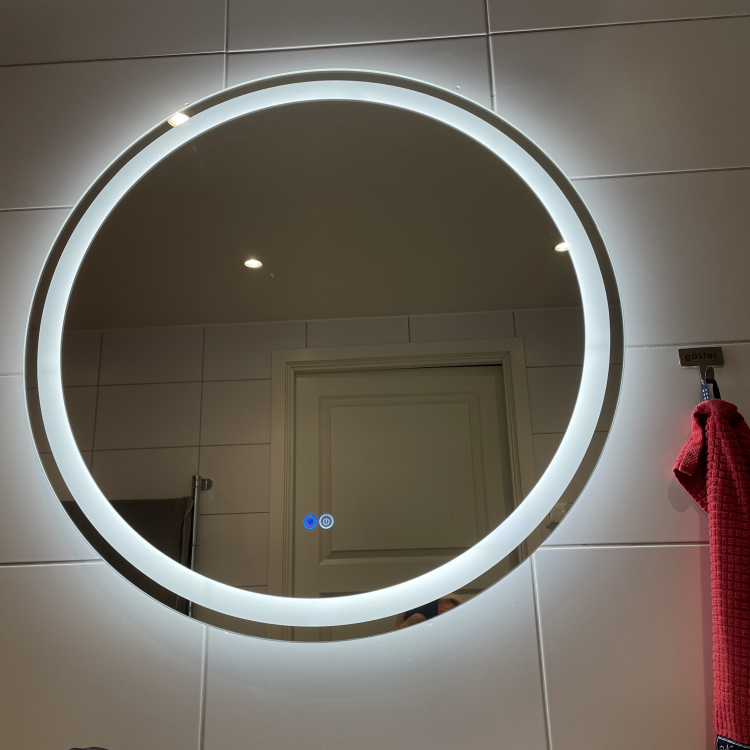 Kundbild Rund badrumsspegel 80cm | LED-belysning, anti-fog & dimmer: Mycket fin spegel med touch knapp...