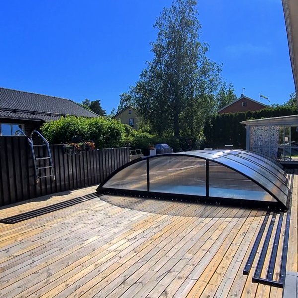 Pooltak 4x8m med sidodrr | Skjutbart - Svart