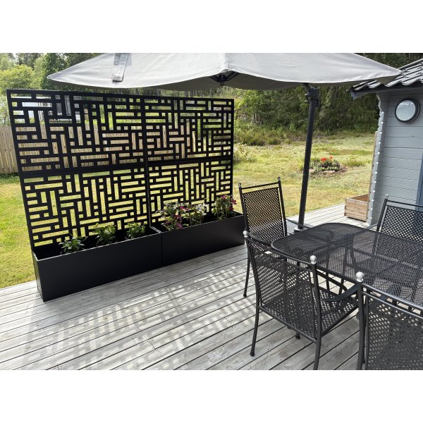Blomlåda med spalje | 120x180cm | Stål | Svart Blomlåda med spalje | 120x180cm | Stål | Svart