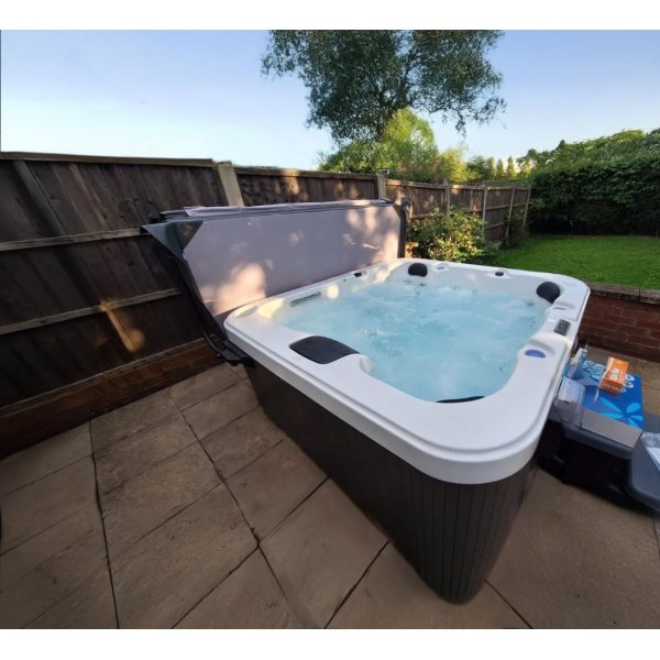 Spabad Zeus  Utespa fr 6 personer | Balboa & Lucite | Lyfco