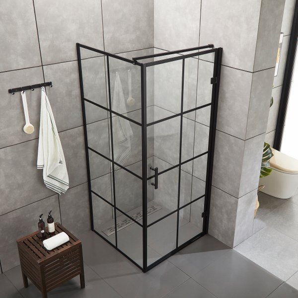 Duschväggar med svarta profiler och 6 mm säkerhetsglas Duschväggar med svarta profiler och 6 mm säkerhetsglas