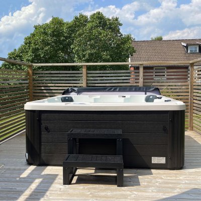 Spabad Poseidon | 5-6 personer | Lyfco | Marmor | 3,2mm Lucite® Akryl i karet. Ram i rostfritt stål