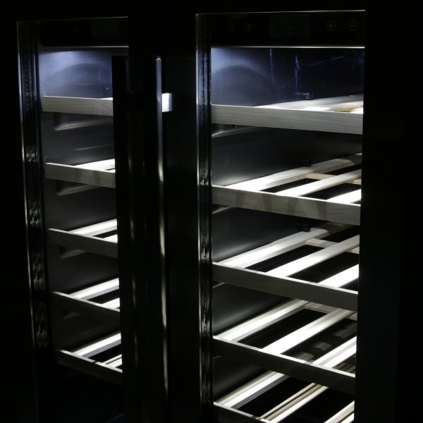 Vinkyl för 42 flaskor - Side-by-Side Vinkyl för 42 flaskor - Side-by-Side