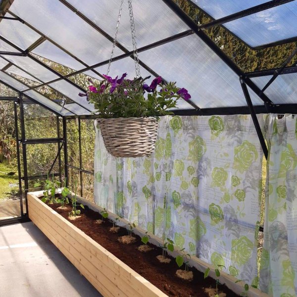 Växthus 14,4m² | 4mm säkerhetsglas | 5 års stormgaranti Växthus 14,4m² | 4mm säkerhetsglas | 5 års stormgaranti