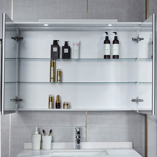 Spegelskåp 100x70cm | LED-belysning Spegelskåp 100x70cm | LED-belysning