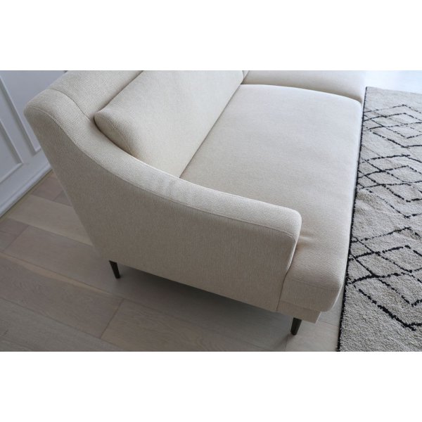 Soffa 3-sits | Eukalyptusträ, polyester & metallben | Hanna Soffa 3-sits | Eukalyptusträ, polyester & metallben | Hanna