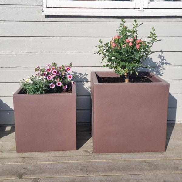 Fiberarmerade utomhuskrukor - Mörkbruna - 2-pack Fiberarmerade utomhuskrukor - Mörkbruna - 2-pack