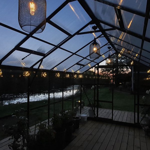 Växthus 12,7m² | 5 års stormgaranti | 4mm säkerhetsglas Växthus 12,7m² | 5 års stormgaranti | 4mm säkerhetsglas