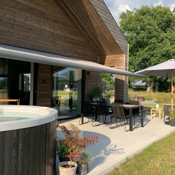 Terrassmarkis helkassett 6x3m | Motor & fjärrkontroll | Metalcraft Terrassmarkis helkassett 6x3m | Motor & fjärrkontroll | Metalcraft