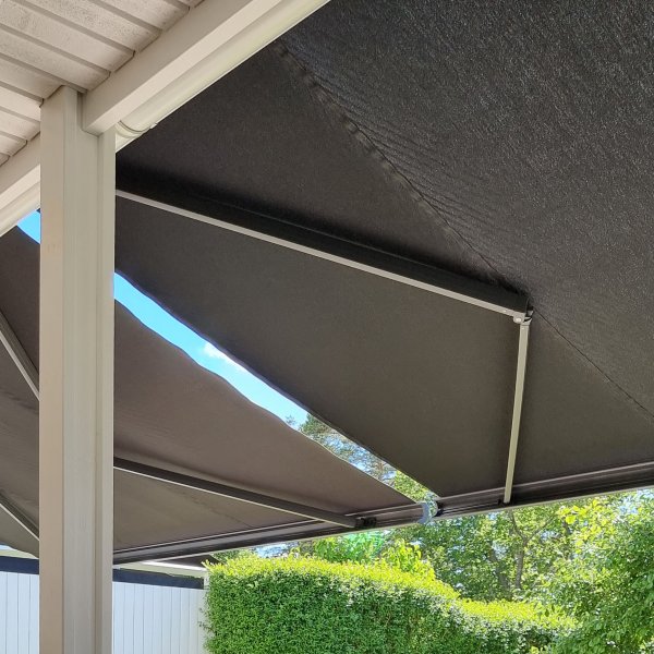 Terrassmarkis helkassett 4x3m | Motor & fjärrkontroll | Svart - FYNDVARA Terrassmarkis helkassett 4x3m | Motor & fjärrkontroll | Svart - FYNDVARA