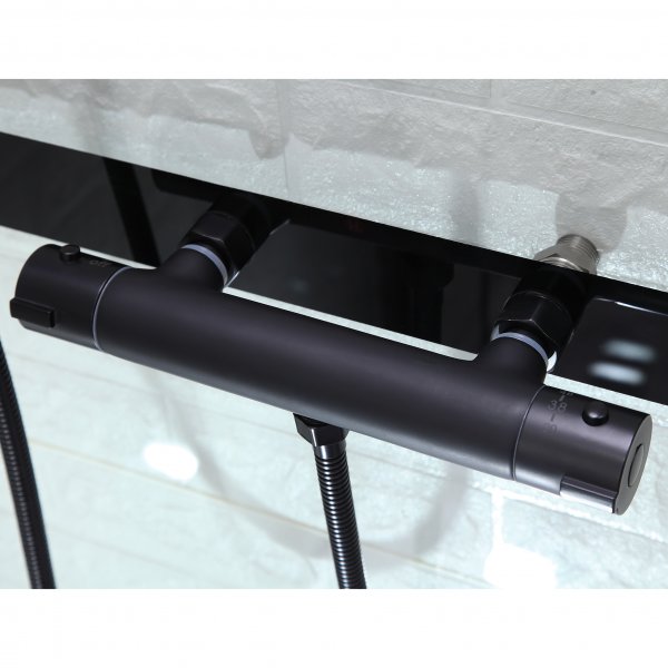 Duschkabin i rak industriell design - 6 mm skerhetsglas