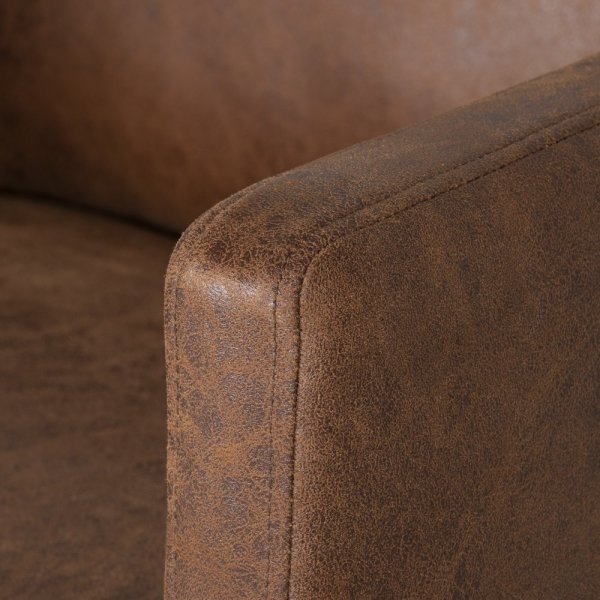 3-sitssoffa i cognacsf�rgat ecol�der | Gener�s komfort, tidl�s design & svarta metallben | Harpan