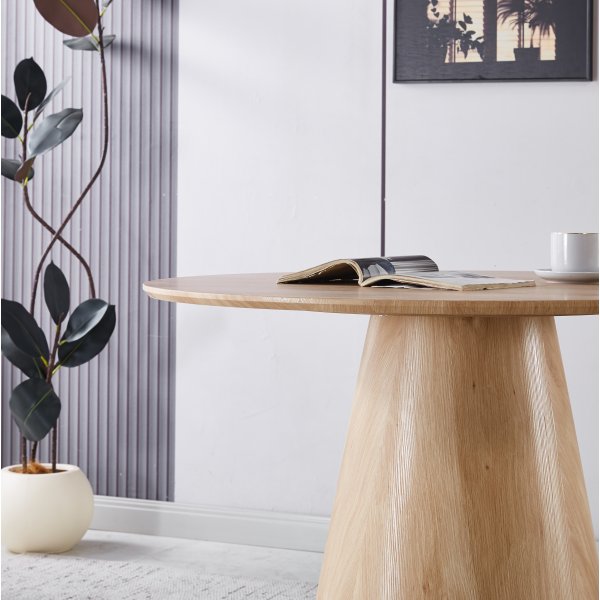Runt matbord 100 cm i ek med plats f�r 4 personer | Moi