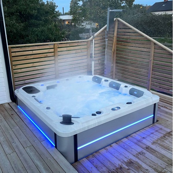 Spabad Vivid Dreams WiFi - 5-6 personer | Lyfco