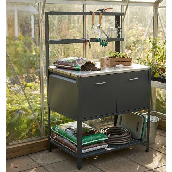 V�xthusbord med sk�p i galvaniserat st�l | F�rvaring & verktygshyllor | M�rkgr�