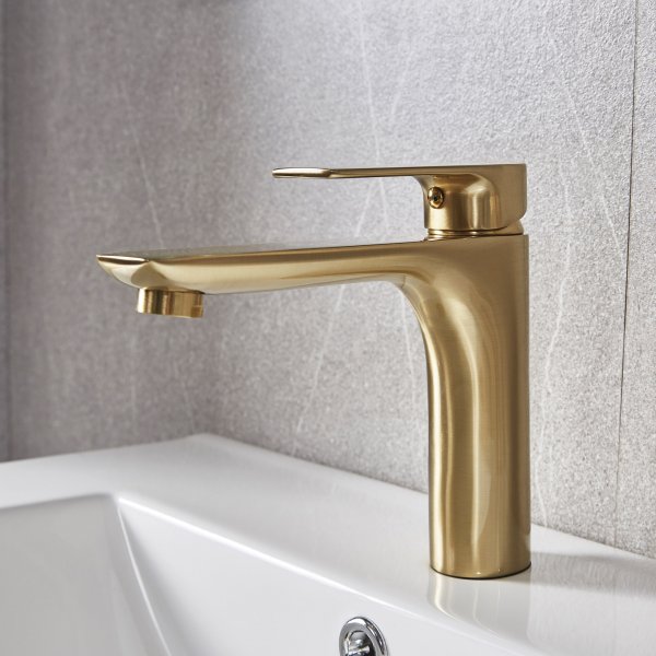 Kommod 60cm | LED-spegel | Blandare och beslag i mässing Kommod 60cm | LED-spegel | Blandare och beslag i mässing