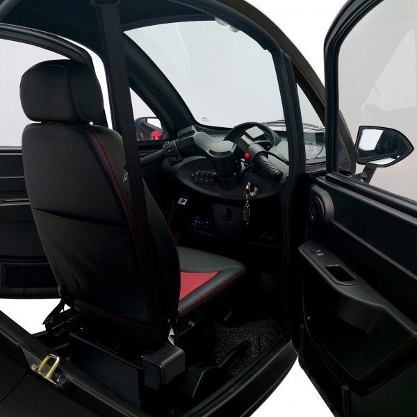 Elmopedbil trehjulig 2000W | Klass 1 | 45 km/tim | Svart Elmopedbil trehjulig 2000W | Klass 1 | 45 km/tim | Svart