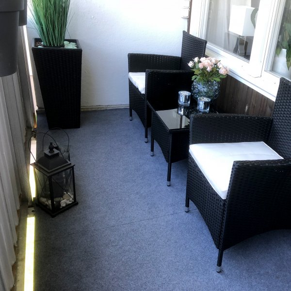 Utem�bler f�r balkong | Bord och 2 f�t�ljer | Konstrotting