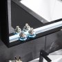 Spegel med inbyggd LED-belysning och hyllkant