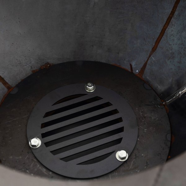 Vedeldad grill i cortenstål med skärbräda | Vemdalen Vedeldad grill i cortenstål med skärbräda | Vemdalen