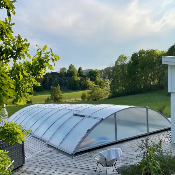 Pooltak 5x10m med sidodörr | Skjutbart - Aluminium Pooltak 5x10m med sidodörr | Skjutbart - Aluminium