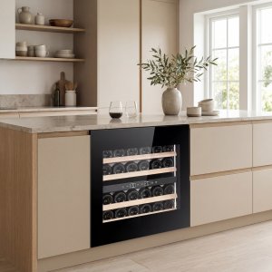 Integrerad vinkyl 24 flaskor | Push-to-Open | Inverterkompressor | 36 dB tystgående Integrerad vinkyl 24 flaskor | Push-to-Open | Inverterkompressor | 36 dB tystgående
