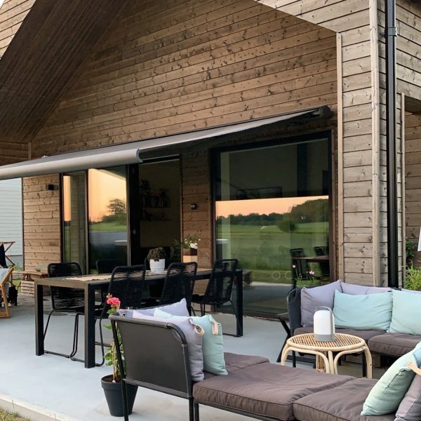 Terrassmarkis helkassett 6x3m | Motor & fjärrkontroll | Metalcraft Terrassmarkis helkassett 6x3m | Motor & fjärrkontroll | Metalcraft