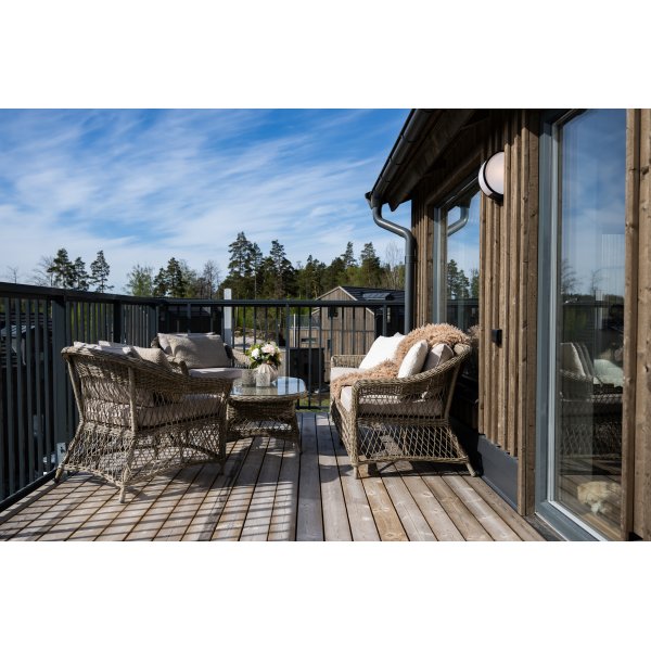 Loungegrupp i naturfärgad konstrotting | 4-delad med soffa, fåtöljer & bord | Ängsö Loungegrupp i naturfärgad konstrotting | 4-delad med soffa, fåtöljer & bord | Ängsö