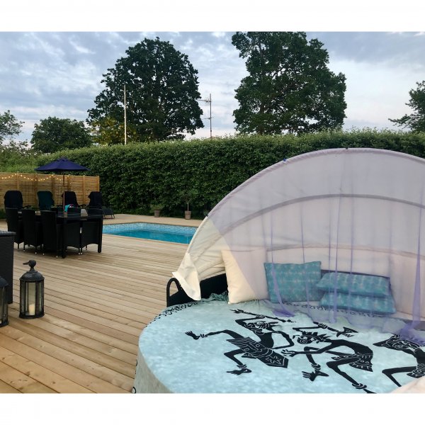 Rund solsäng 230cm | Smart inbyggd dynförvaring | Lyfco Höllviken Rund solsäng 230cm | Smart inbyggd dynförvaring | Lyfco Höllviken