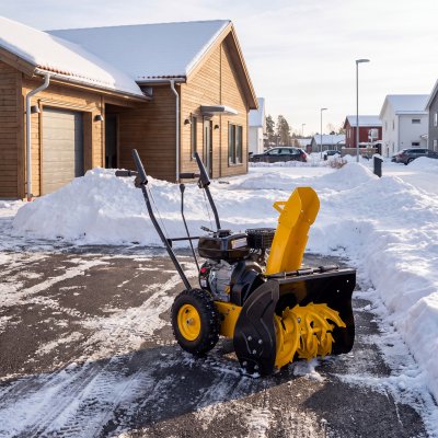 Snöslunga 2-stegs bensin | 196 cc | 6,5 hk | 56 cm arbetsbredd | Kraftfull 2-stegs snöslunga för djup, tung och isig snö