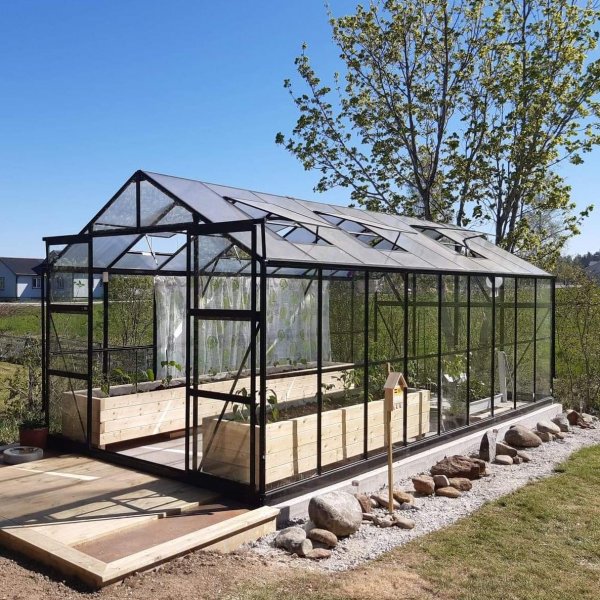 Växthus 14,4m² | 4mm säkerhetsglas | 5 års stormgaranti Växthus 14,4m² | 4mm säkerhetsglas | 5 års stormgaranti