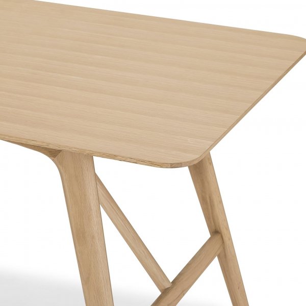 Matgrupp med 4 stolar | Ek/PU-läder | Gissebo Matgrupp med 4 stolar | Ek/PU-läder | Gissebo