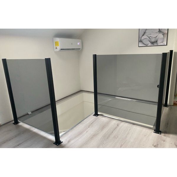 Glasr�cke / staket i tonat glas | 1000�975 mm � 6 mm | 5-pack