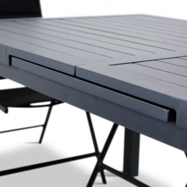 Förlängningsbart bord i aluminium 180-240cm | 8 positionsstolar Förlängningsbart bord i aluminium 180-240cm | 8 positionsstolar