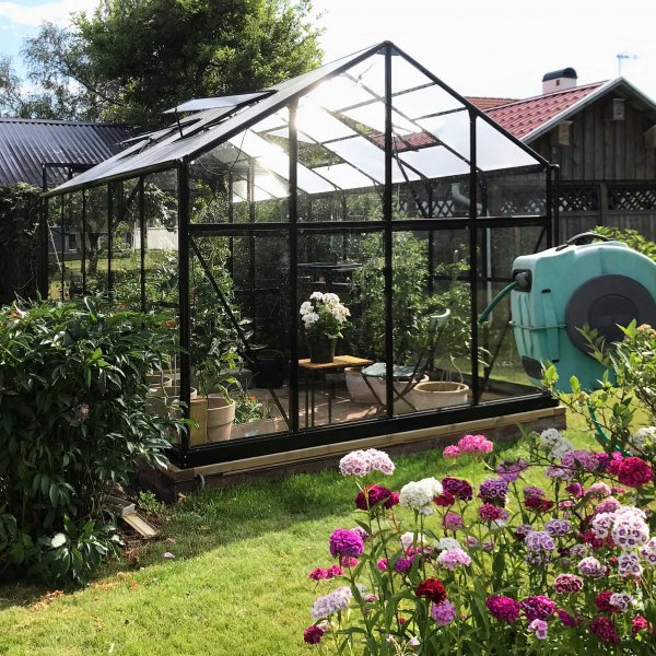 Växthus 8,0m² | 4mm säkerhetsglas | 5 års stormgaranti Växthus 8,0m² | 4mm säkerhetsglas | 5 års stormgaranti