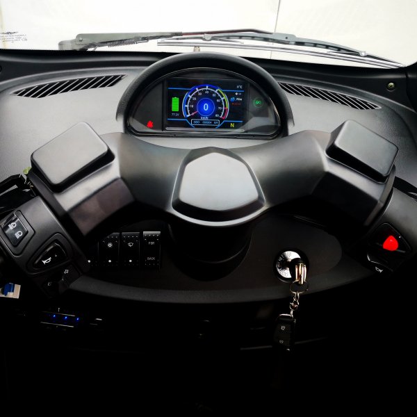 Elmopedbil trehjulig 2000W | Klass 1 | 45 km/tim | Svart Elmopedbil trehjulig 2000W | Klass 1 | 45 km/tim | Svart